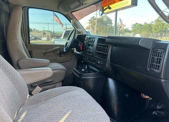 Photo 38 of 2017 GMC Savana 2500 for sale in Cypress, TX