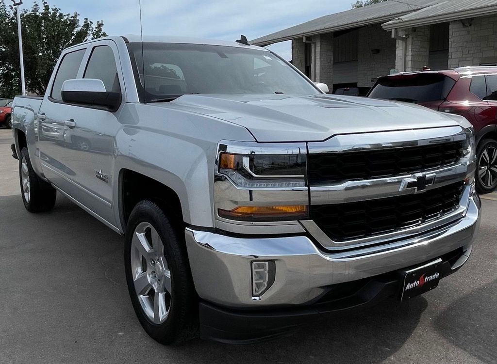Photo 3 of 2018 Chevrolet Silverado LT for sale in Tomball, TX