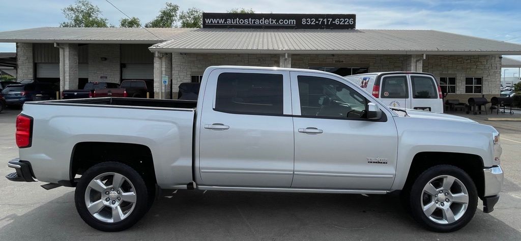 Photo 11 of 2018 Chevrolet Silverado LT for sale in Tomball, TX