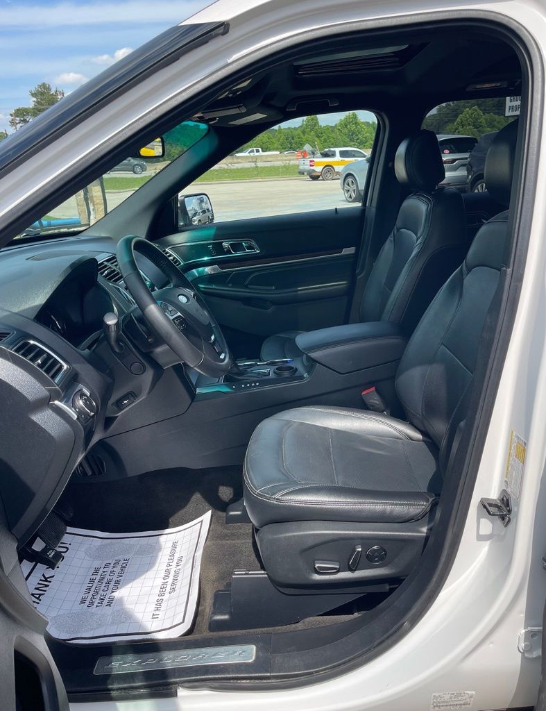 Photo 25 of 2016 Ford Explorer Limited for sale in Tomball, TX