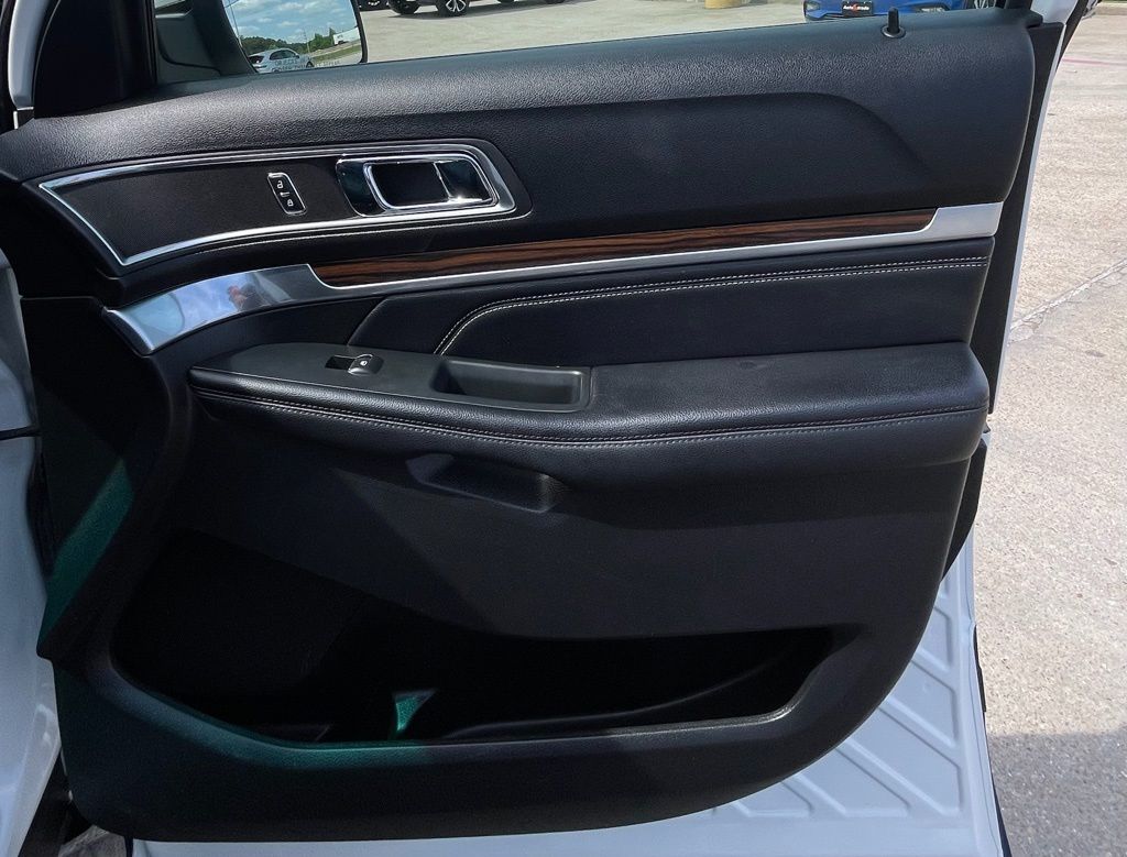 Photo 65 of 2016 Ford Explorer Limited for sale in Tomball, TX