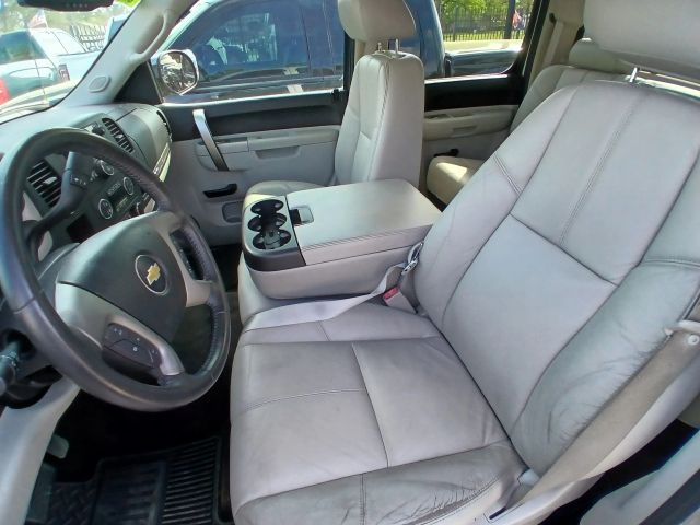 Photo 5 of 2011 Chevrolet Silverado for sale in Cypress, TX